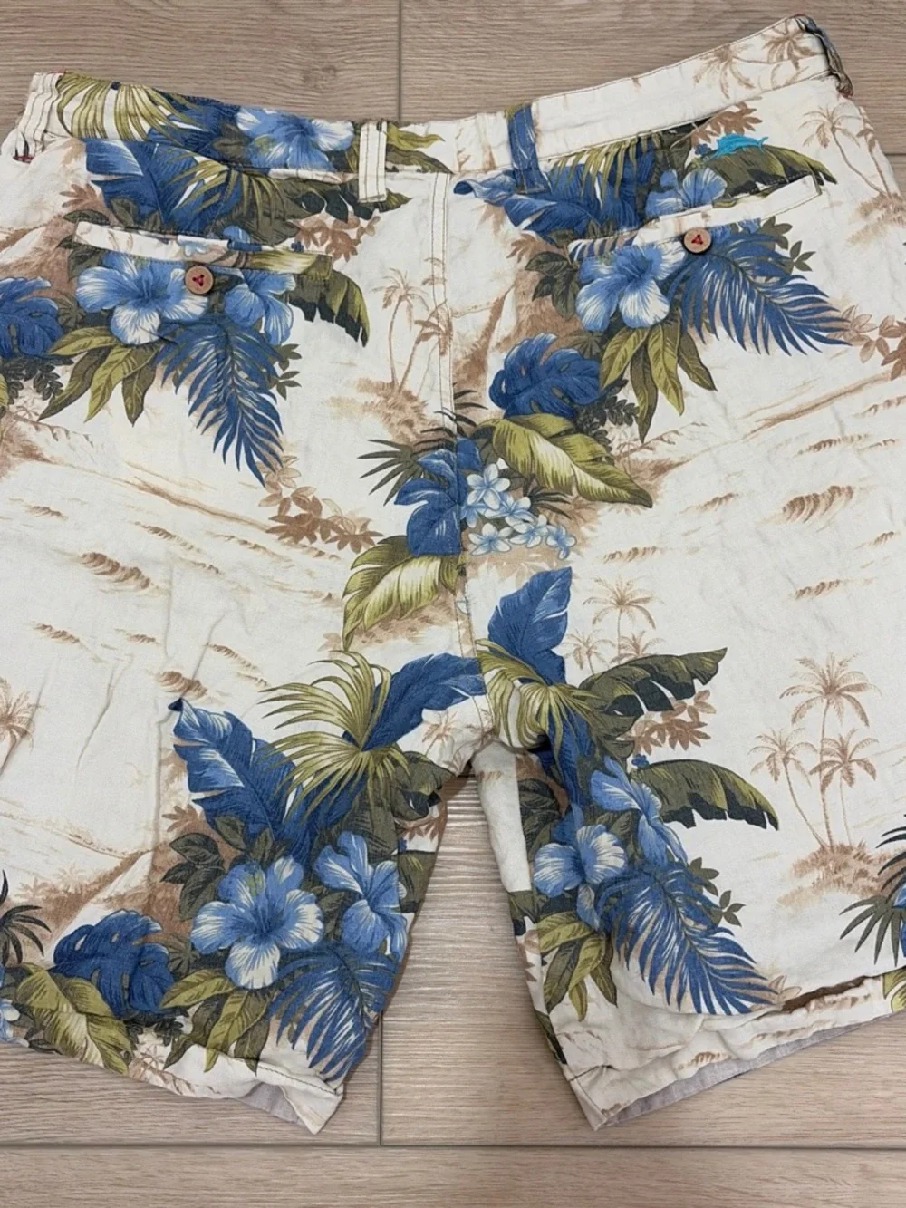 Tommy Bahama Light Beige 💯 Linen Reversible Tropical Floral Flat Front Shorts